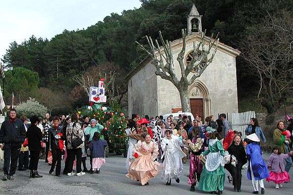  Caramentran devant la Salette 